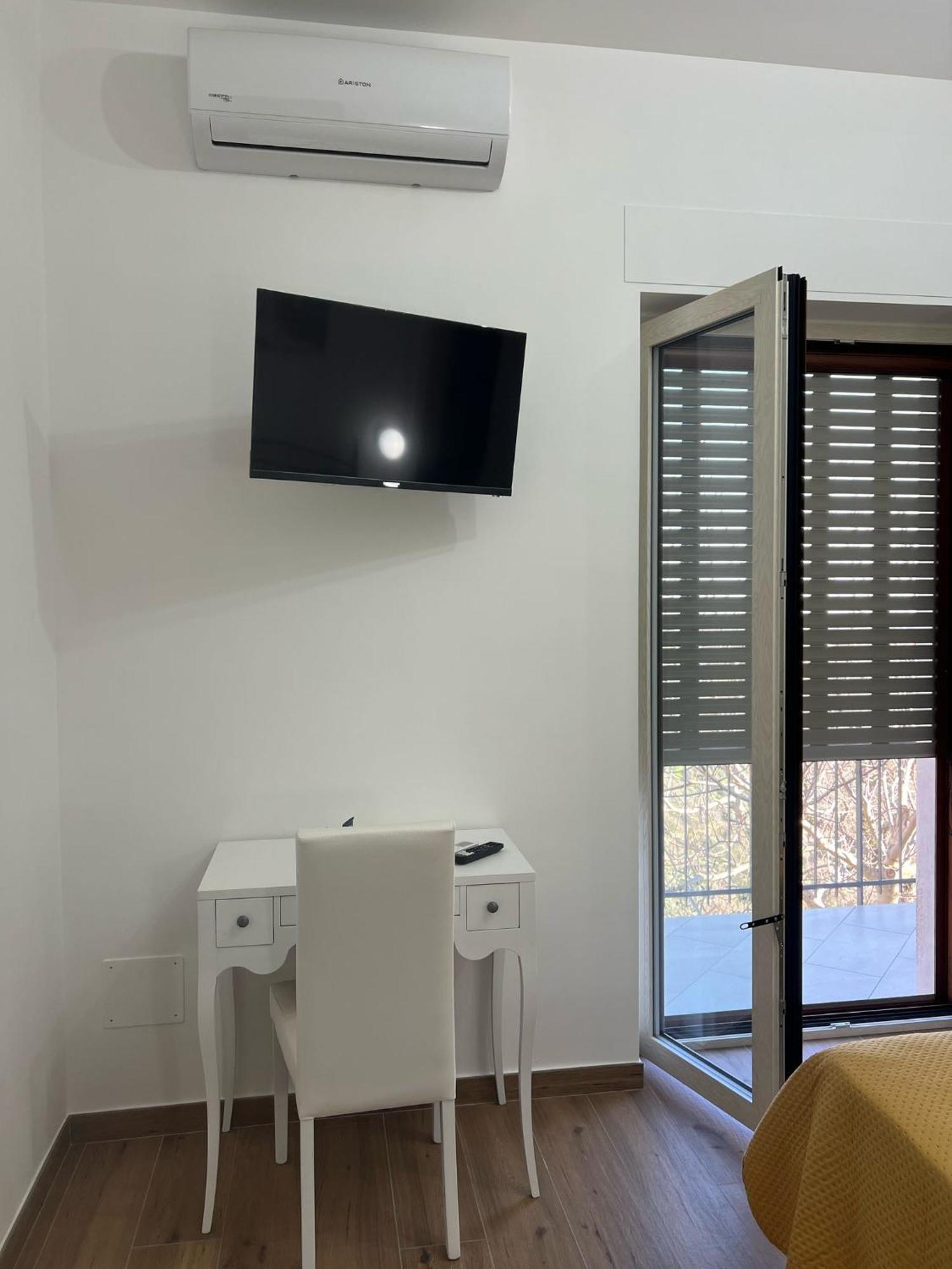 Hotel Dente Di Leone à San Mauro Cilento Extérieur photo